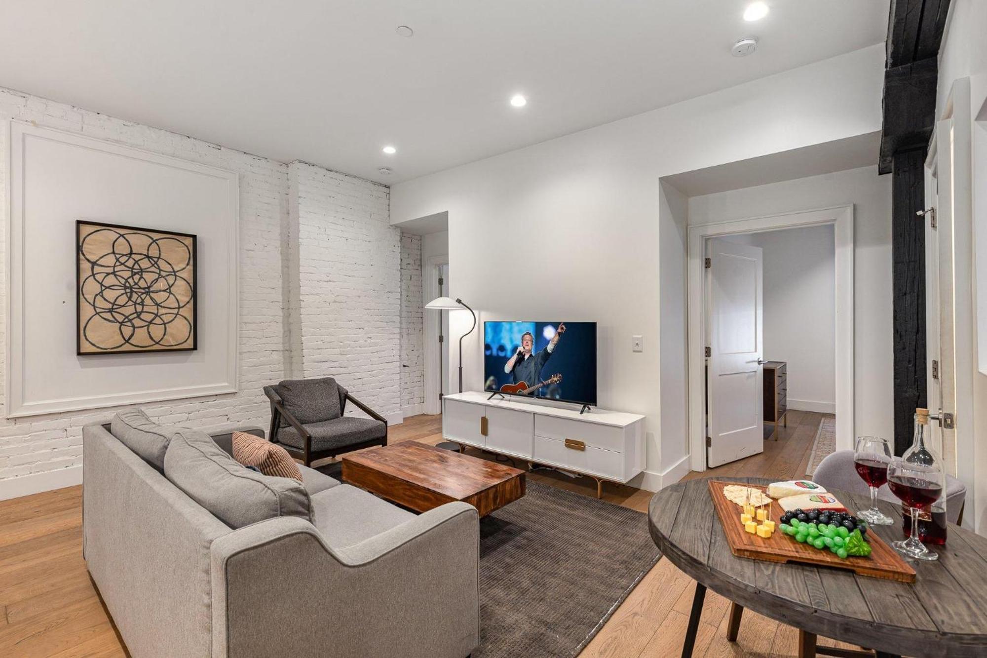 The Saddlery-frequency-2 Units-walk 2 Broadway Holiday home