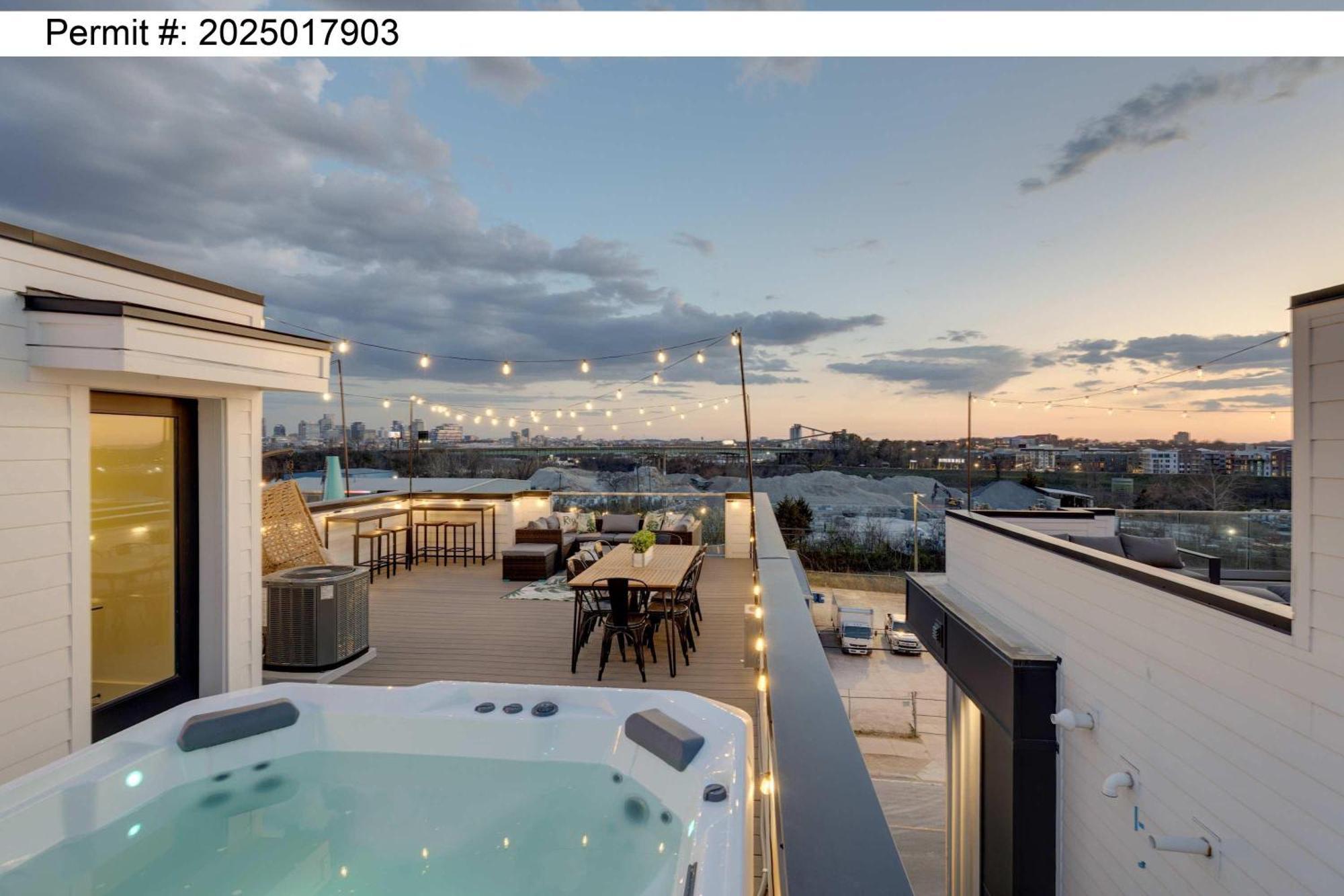 Holiday home Downtown Hot Tub Game Karaoke