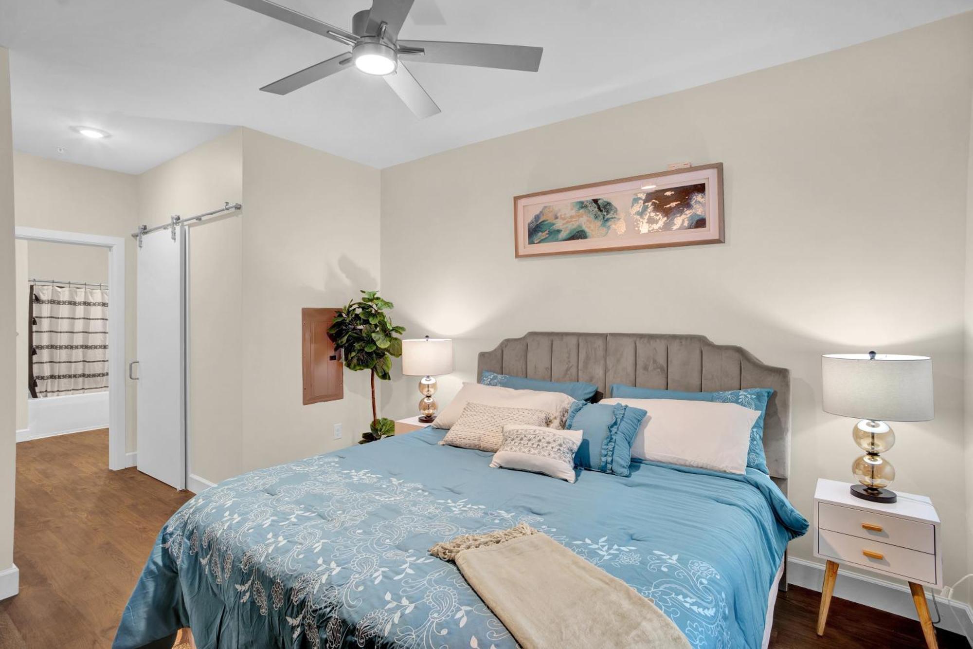 Grand Palace Pool Gym Parking Apartment