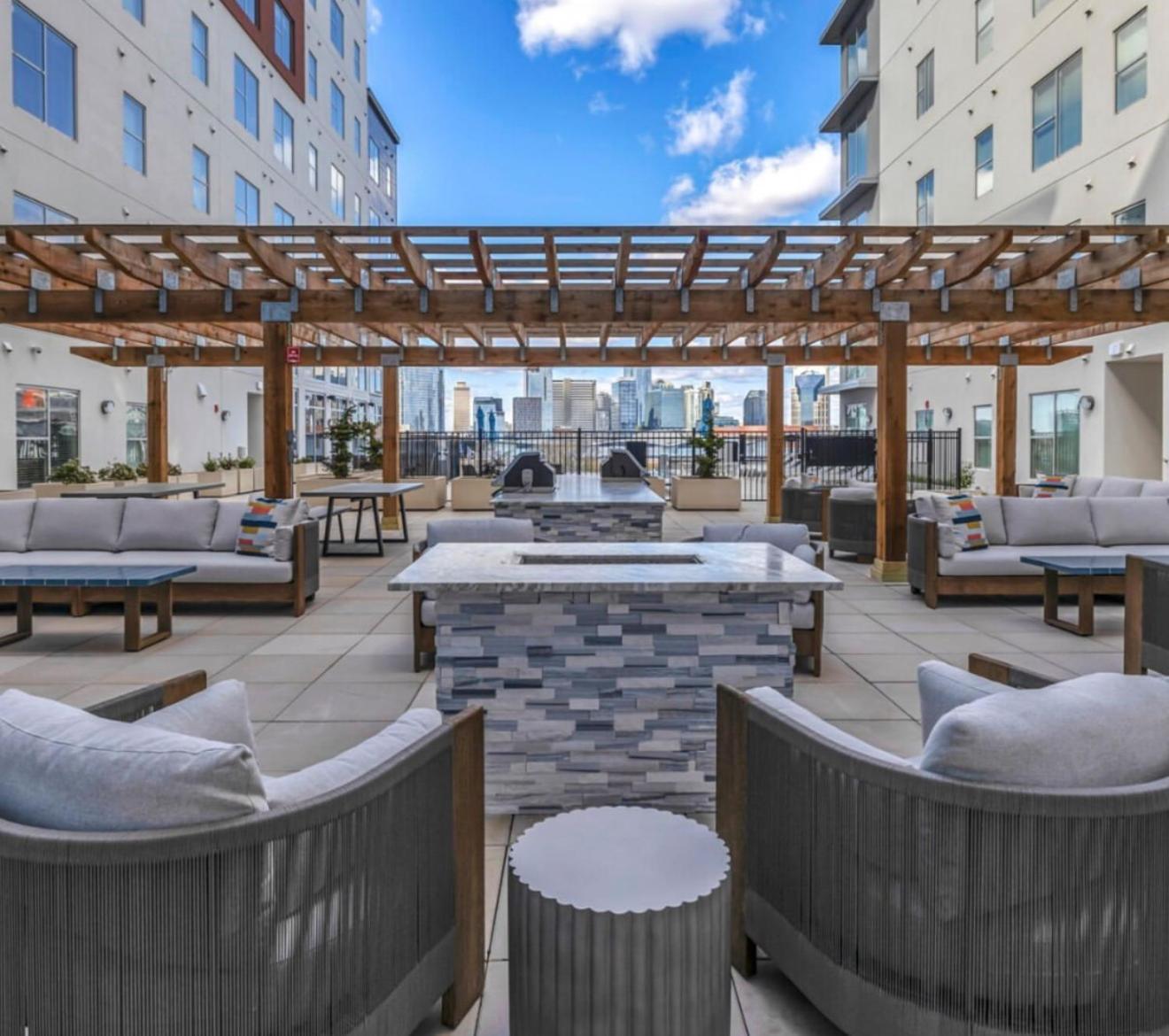 Apartment Grand Palace Pool Gym Parking Nashville