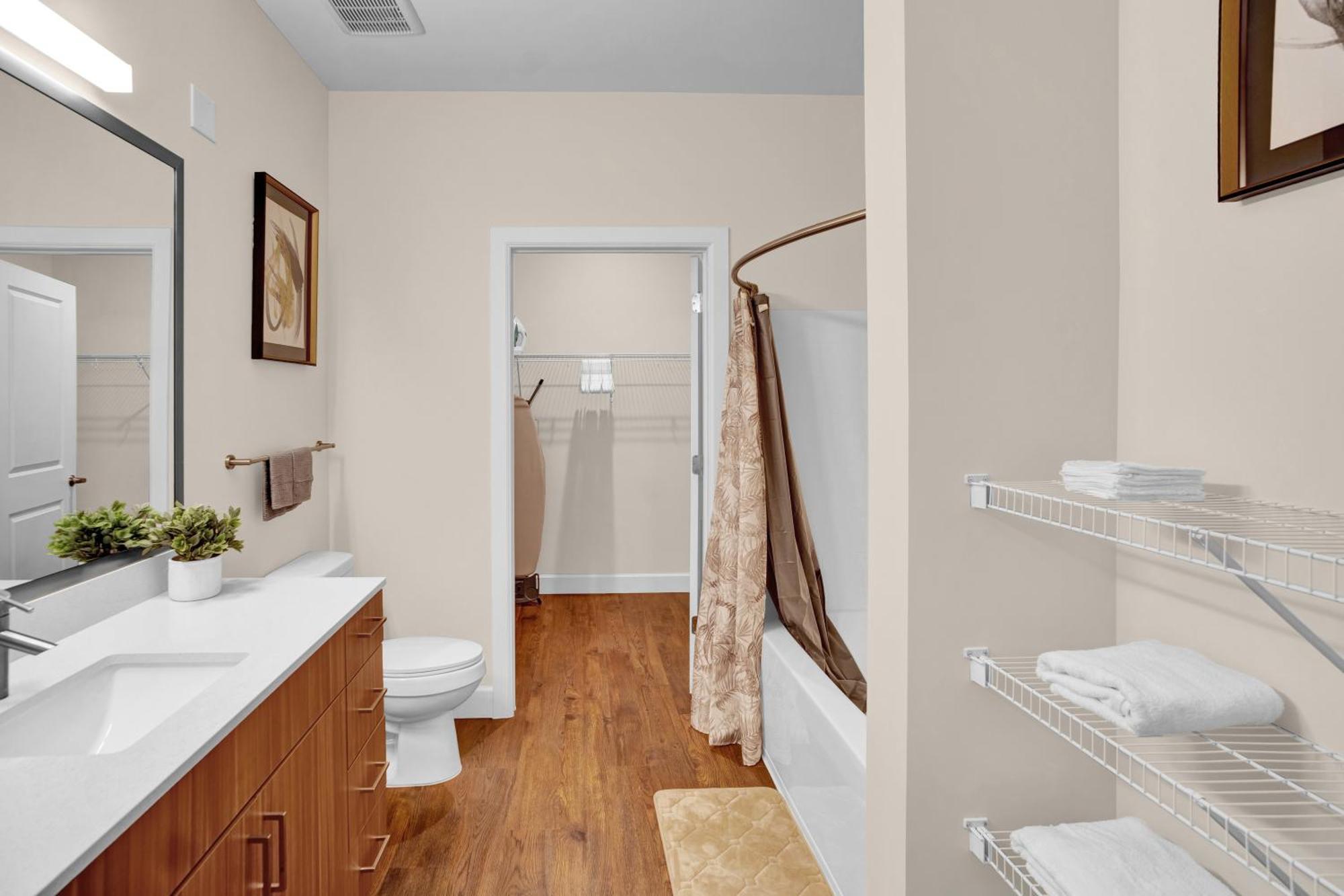 Grand Palace Pool Gym Parking Apartment Nashville