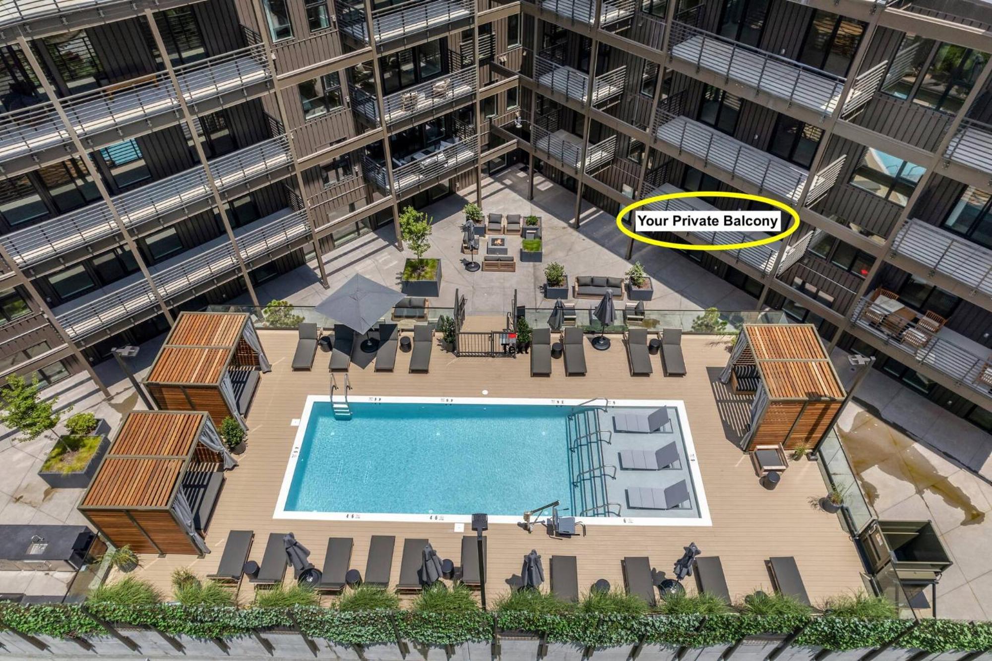 Walk To Broadway- Pool & Cabanas-luxury Apartment *