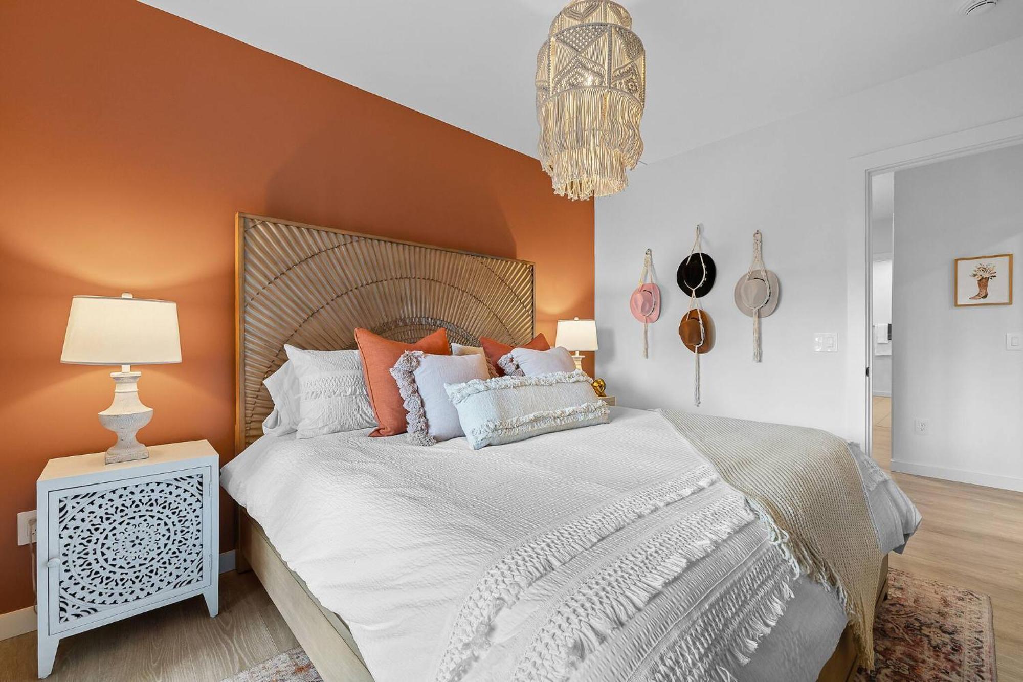 Apartment Walk To Broadway- Pool & Cabanas-luxury Nashville