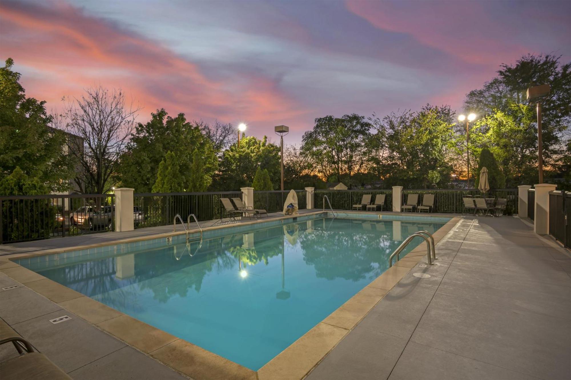 Western Near Opryland 3*