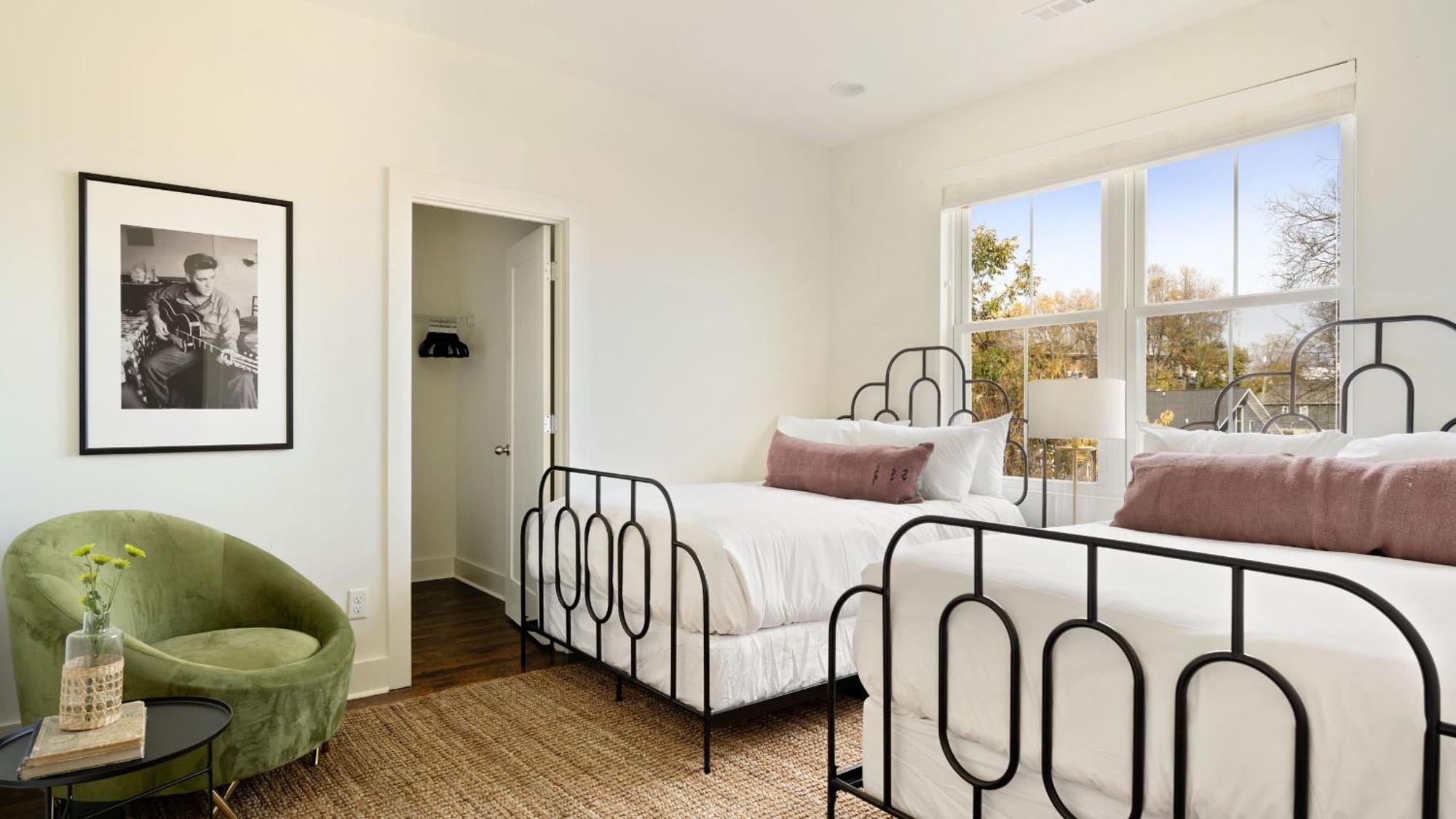 Hart Buyout 4 By Avantstay Two Town House Buyout W Modern Amenities In *