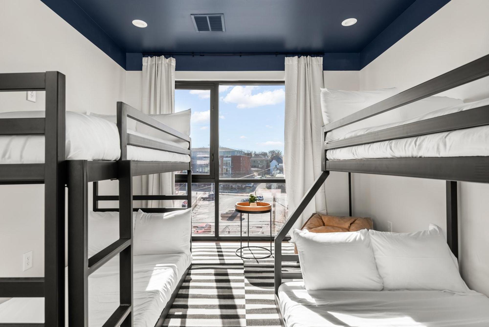 Hotel The Eighteen By Kasa 4*