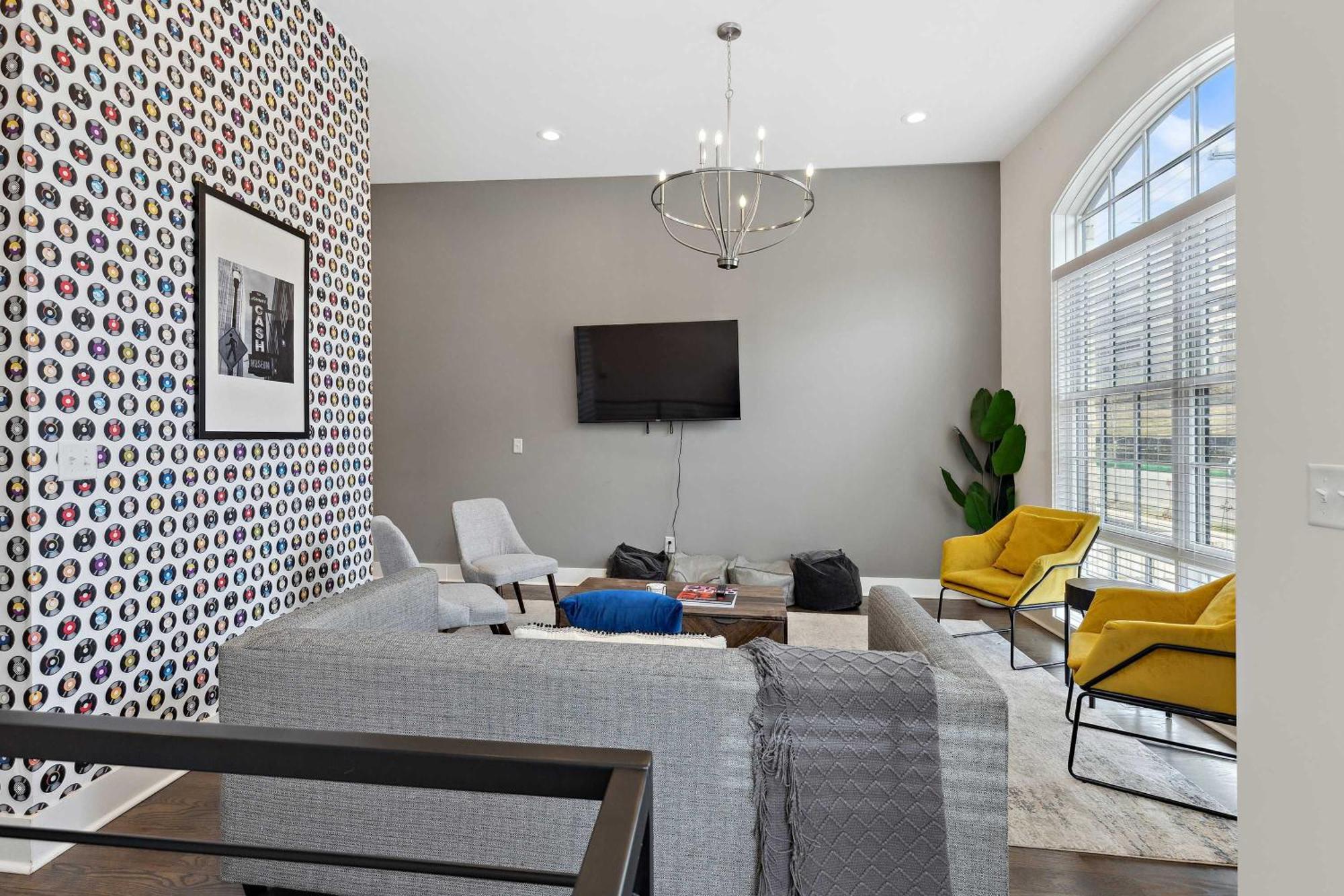 West End Oasis-new Building & Rooftop Views Holiday home *