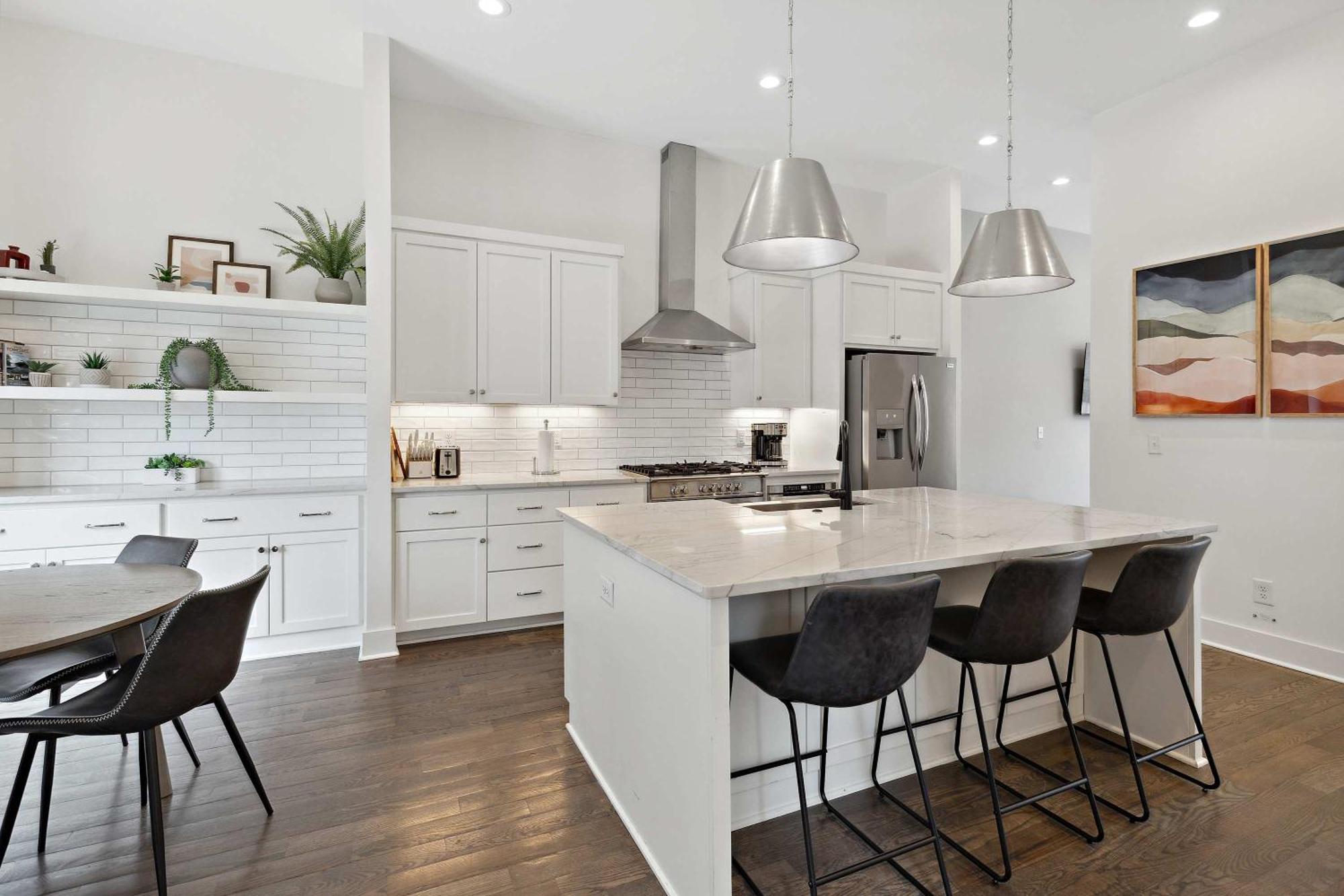 West End Oasis-new Building & Rooftop Views *