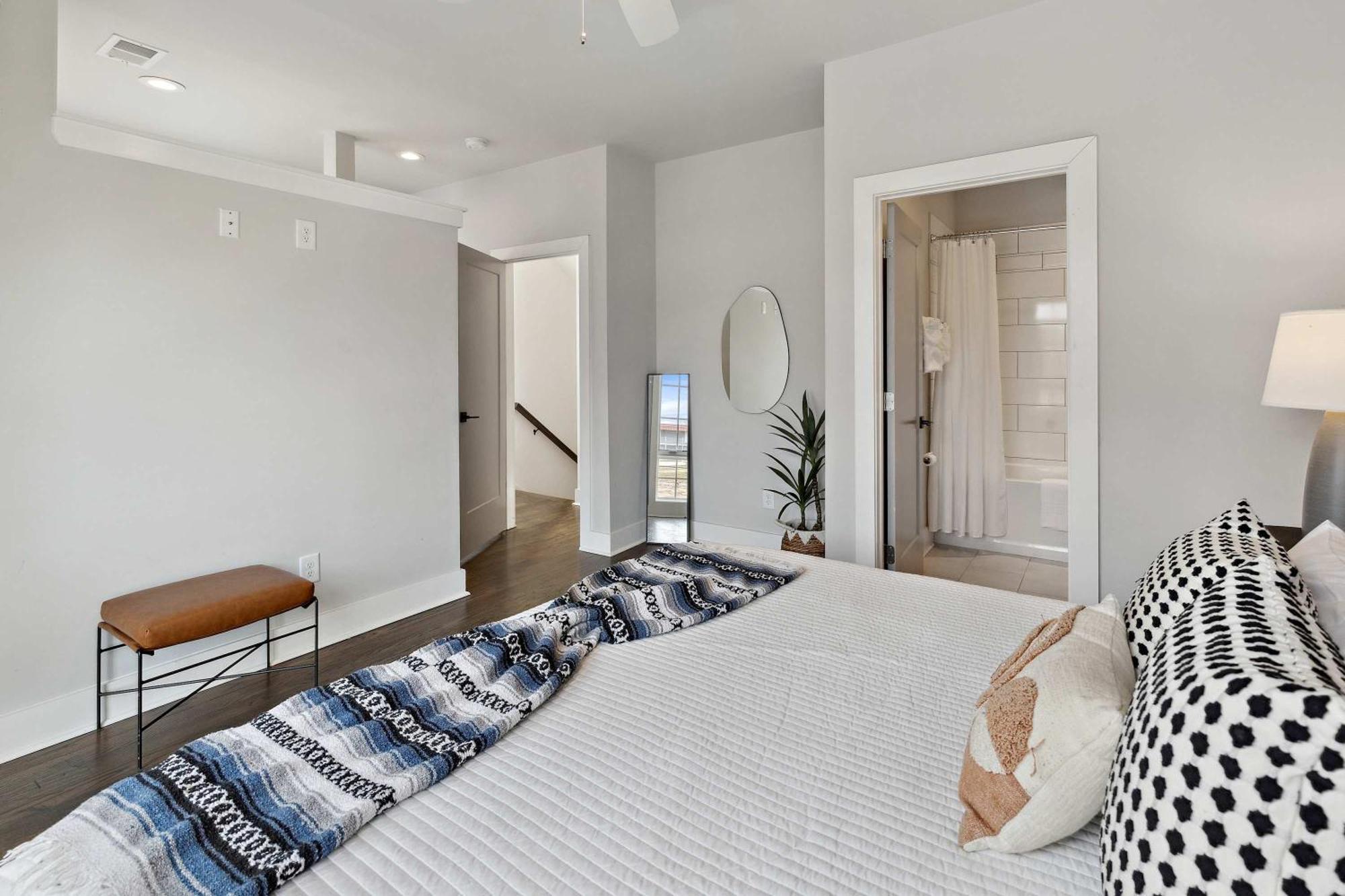 West End Oasis-new Building & Rooftop Views *