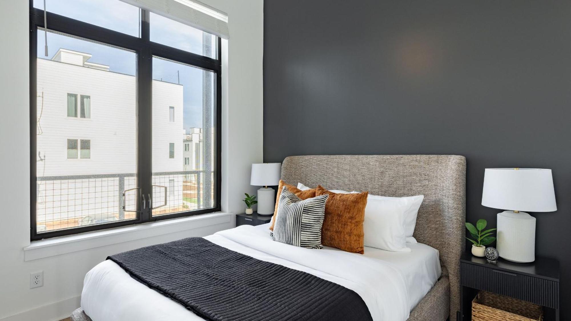 New Build Sleeps 12 2 Modern Design Near Downtown *