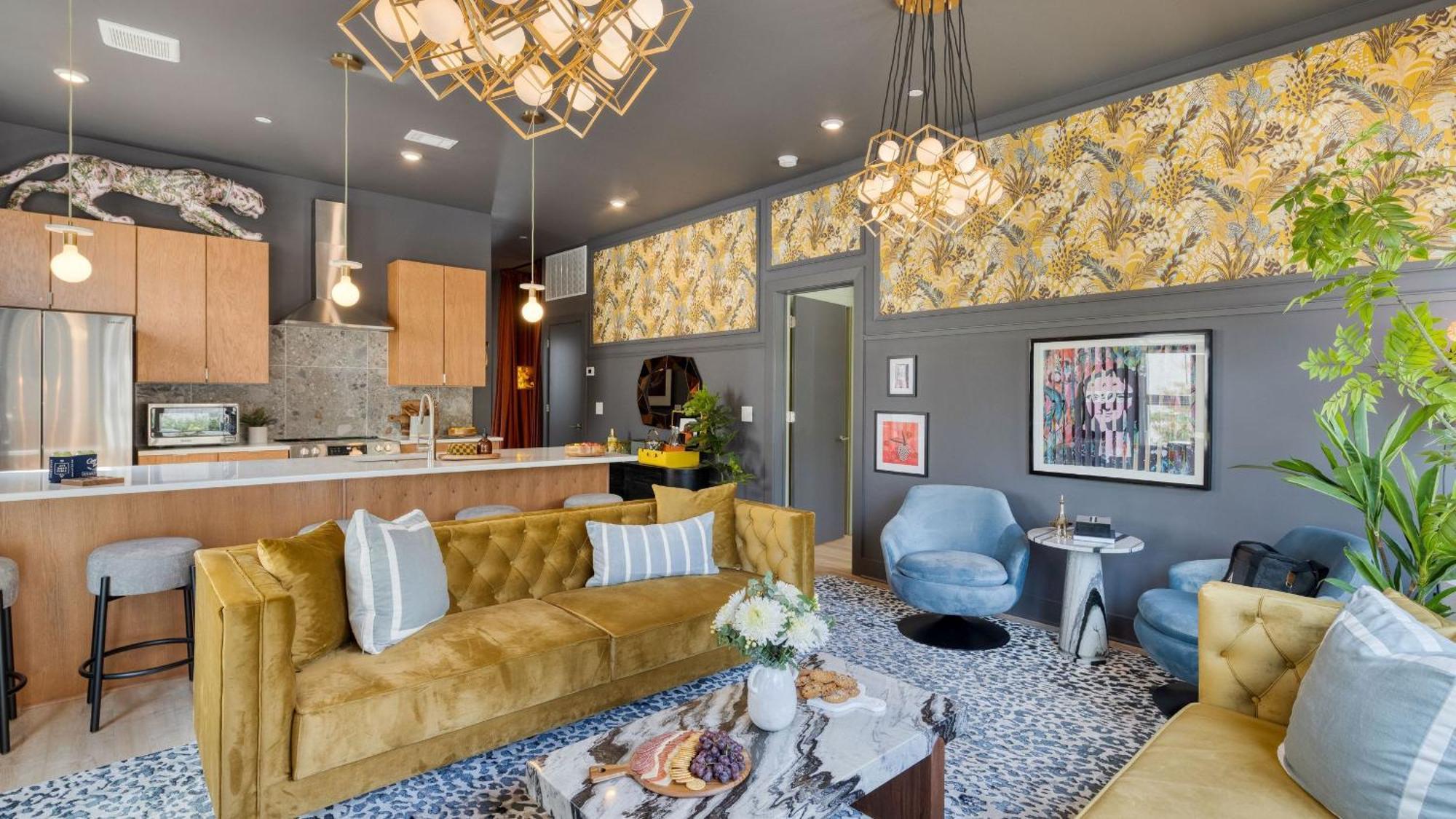 Colorful 4br W Artful Design Dining Easy Access To Broadway The Bloom House By Avantstay * Nashville
