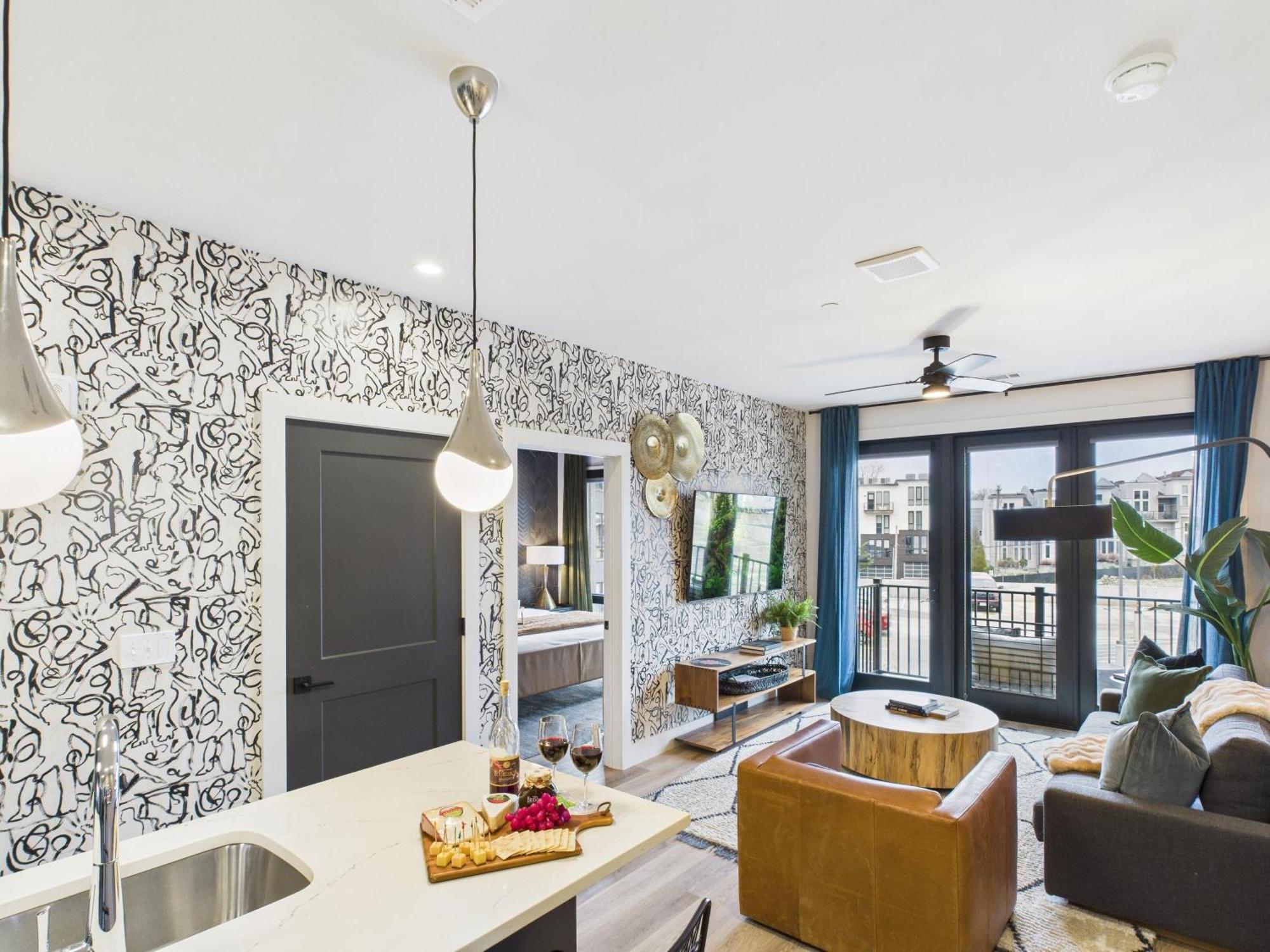 Bourbon Street Blues-odyssey-pool&gym-mins 2 Broadway Holiday home Nashville