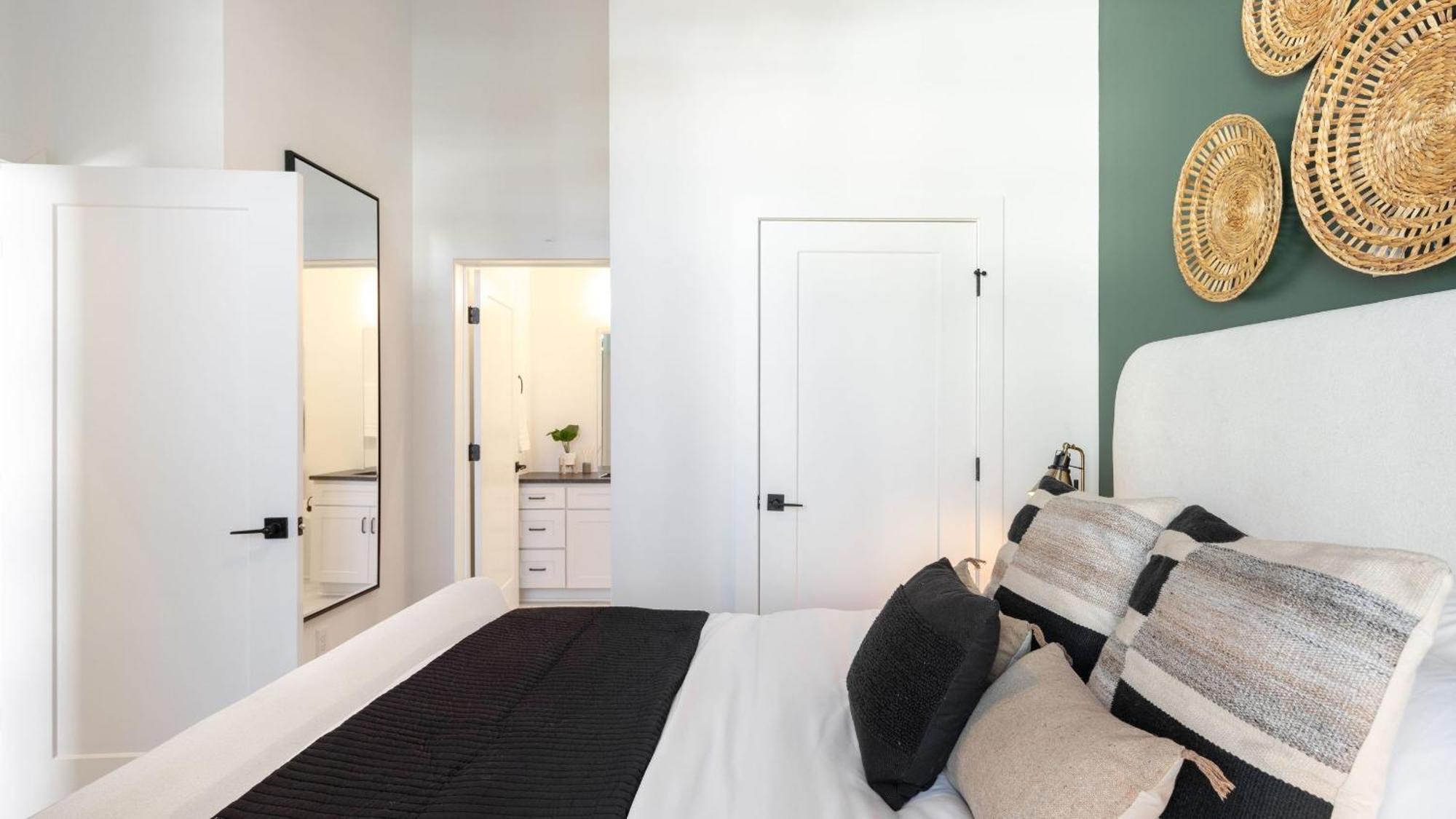 New Build Sleeps 12 2 Modern Design Near Downtown Nashville