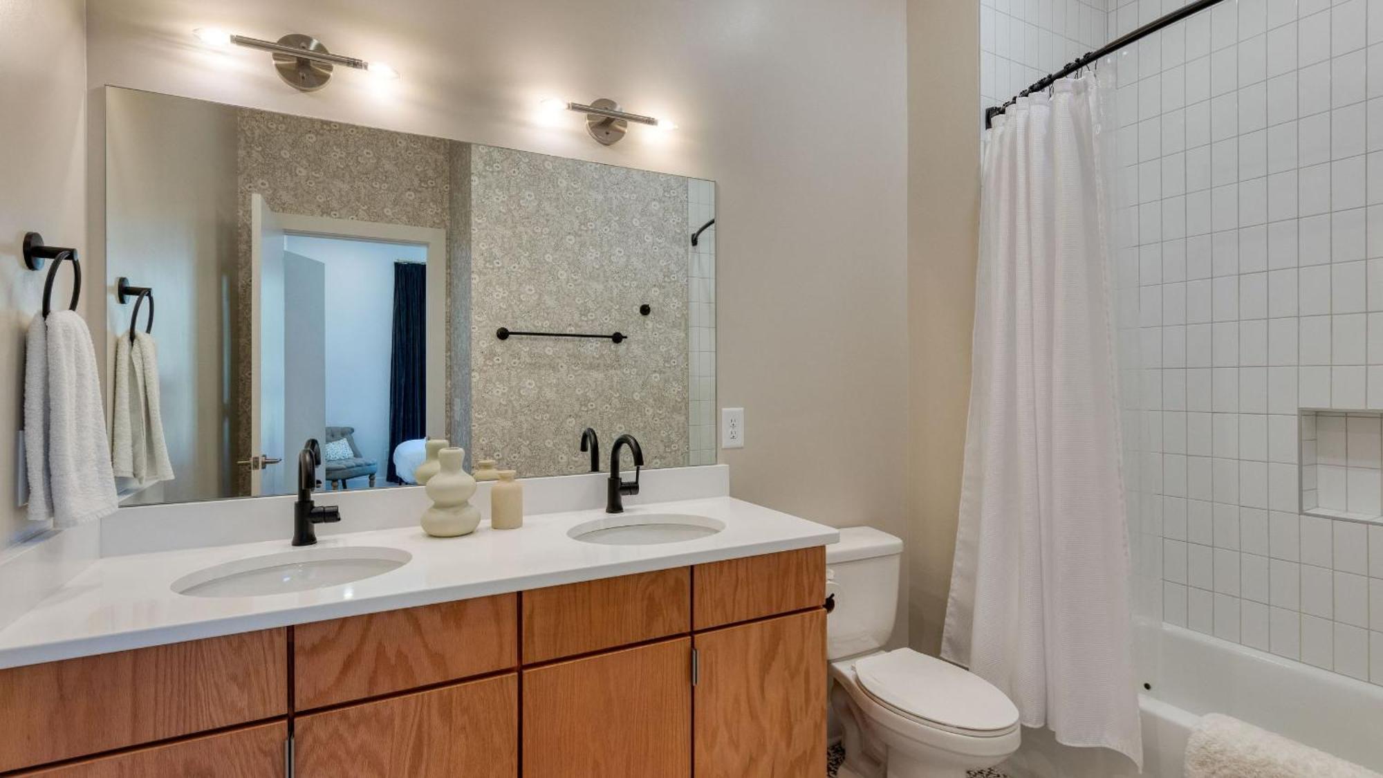 Modern Getaway Minutes From Downtown Five Points Hearth And Hideout By Avantstay Holiday home