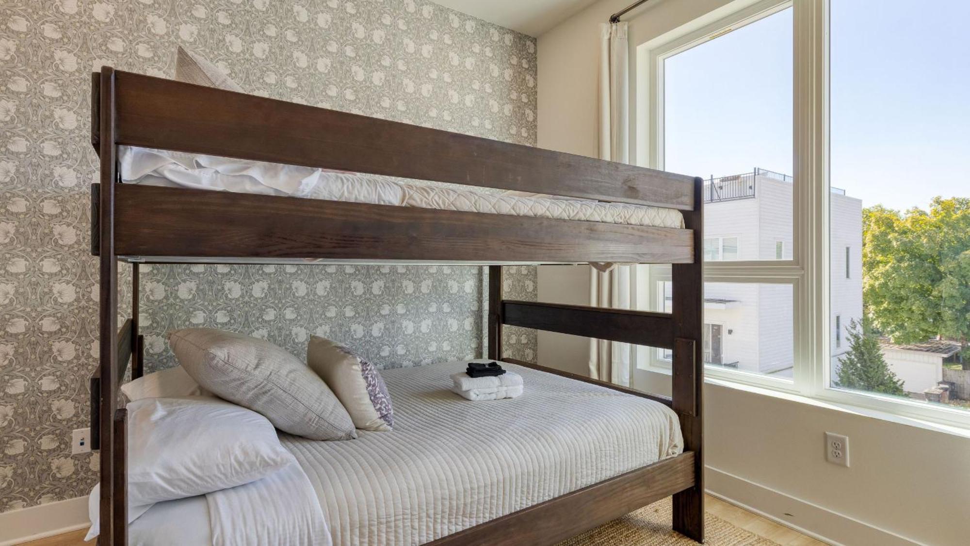 Holiday home Modern Getaway Minutes From Downtown Five Points Hearth And Hideout By Avantstay