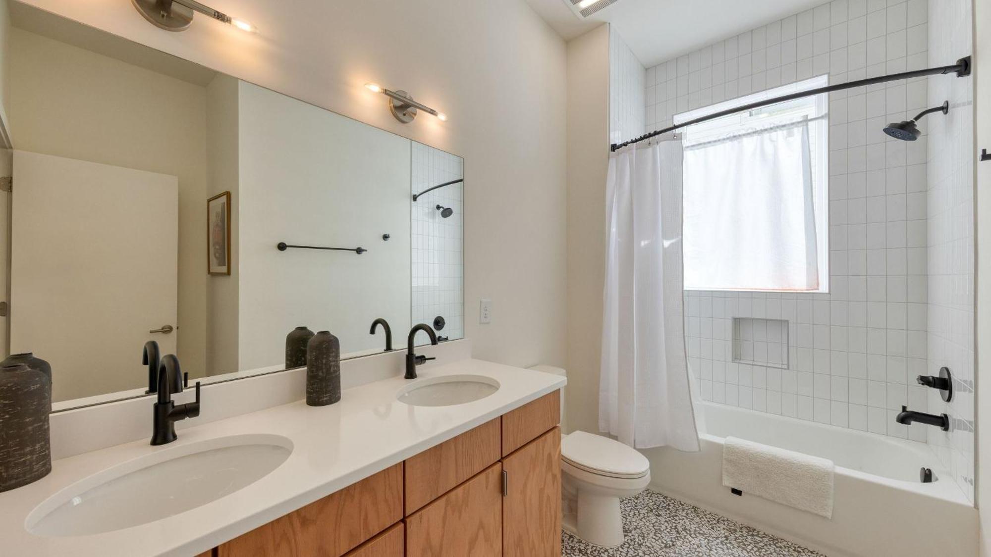 Modern Getaway Minutes From Downtown Five Points Hearth And Hideout By Avantstay Nashville