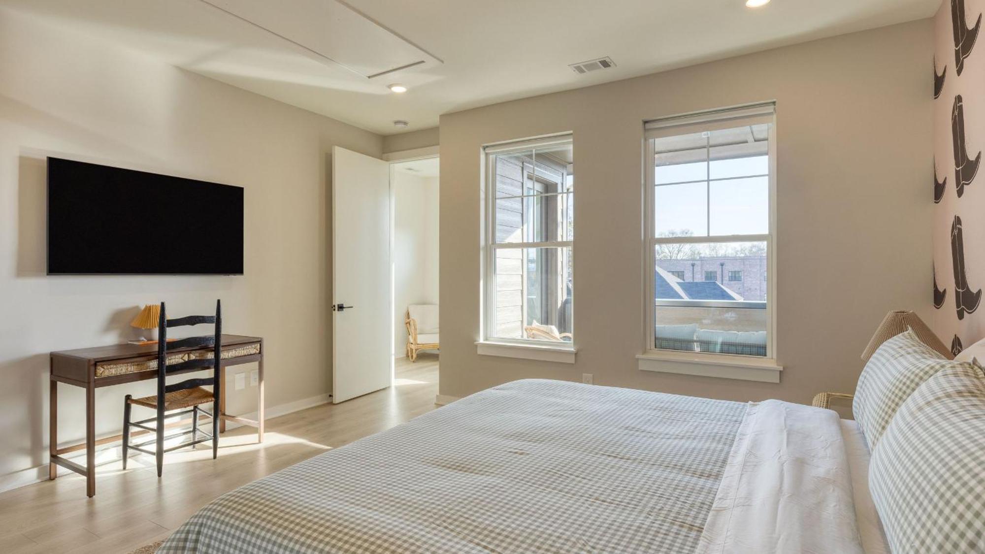 Sleeps 16 2 Modern Townhomes Minutes To Broadway Lischey 98 Degrees By Avantstay * Nashville