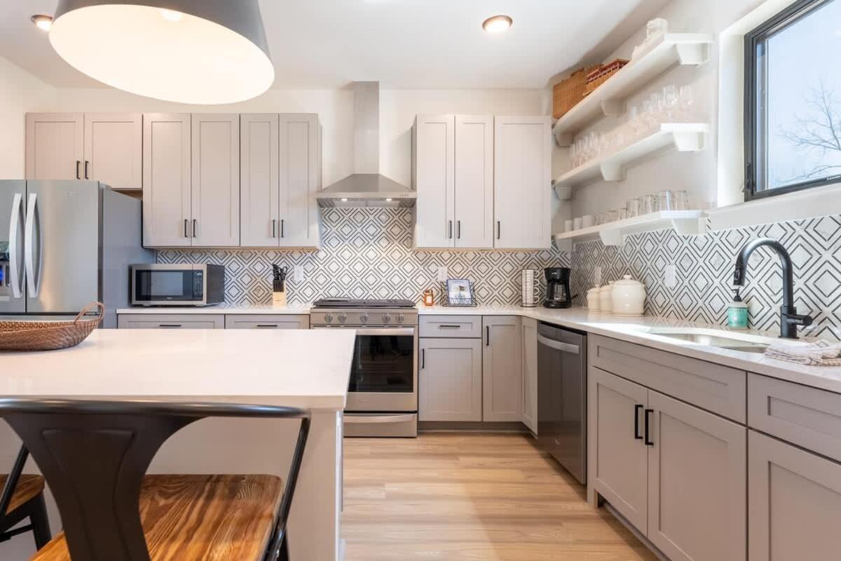 Let The Good Times Roll By Local Holiday home