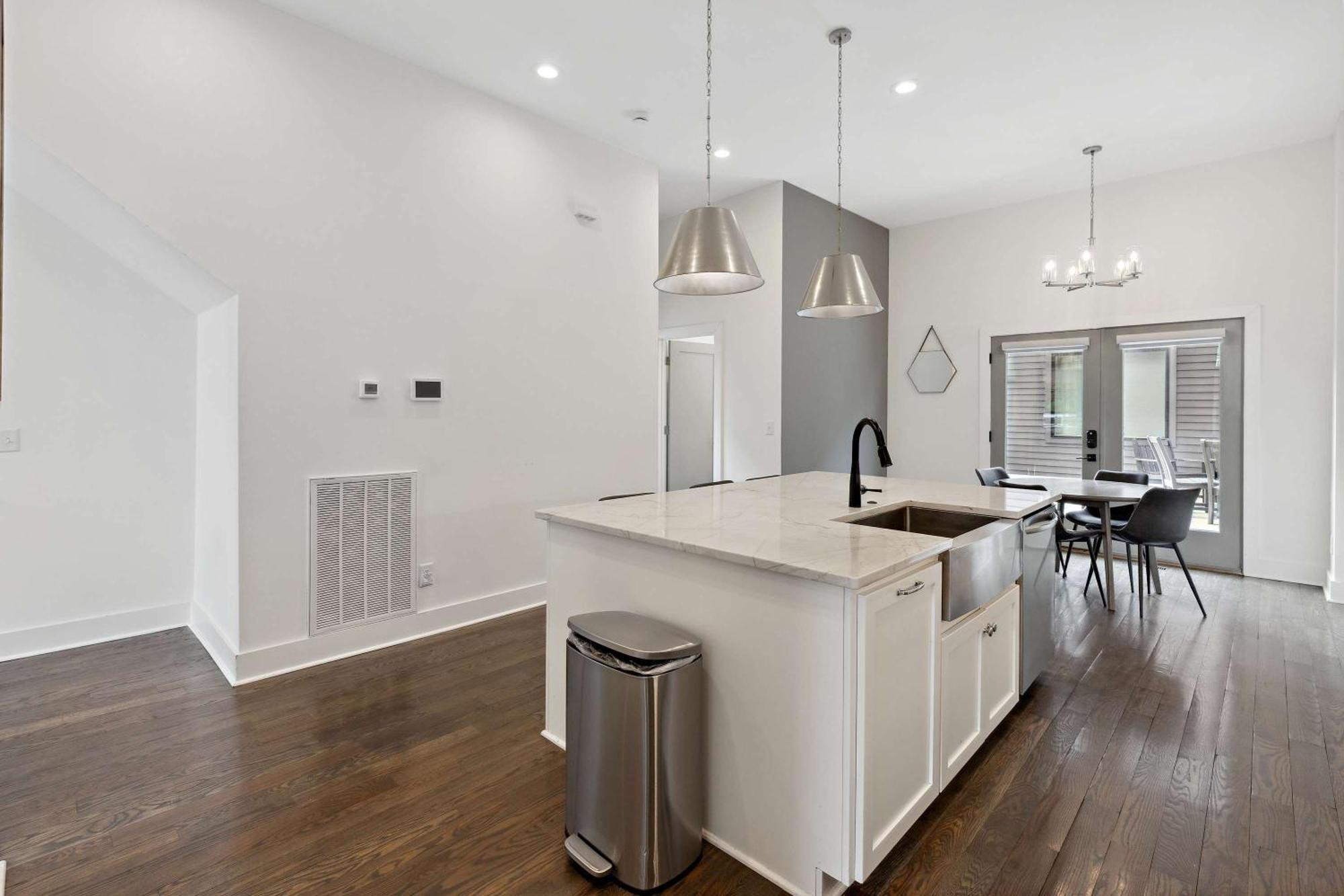 Holiday home West End Oasis-new Building & Rooftop Views Nashville