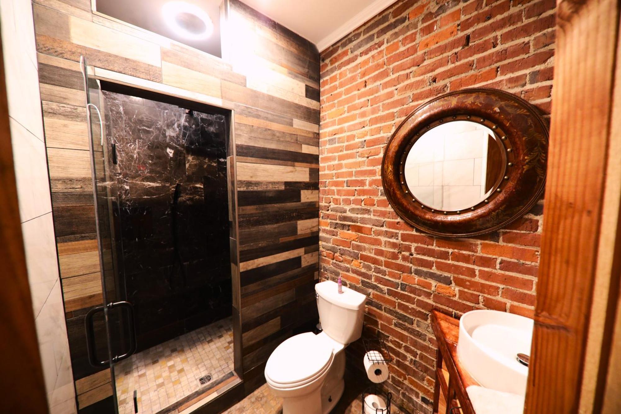 Rockstar Mansion By Broadway Holiday home