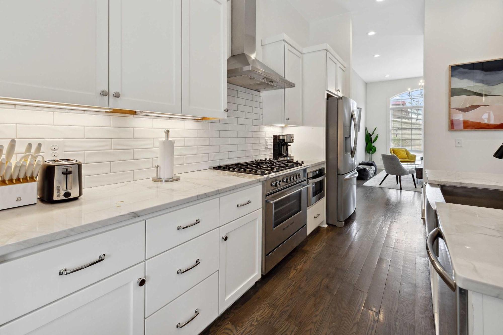 West End Oasis-new Building & Rooftop Views Holiday home