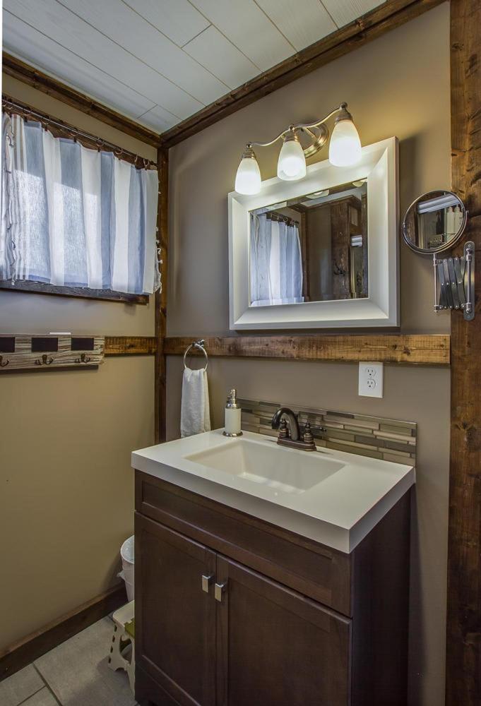 The Graycroft By Local Holiday home *