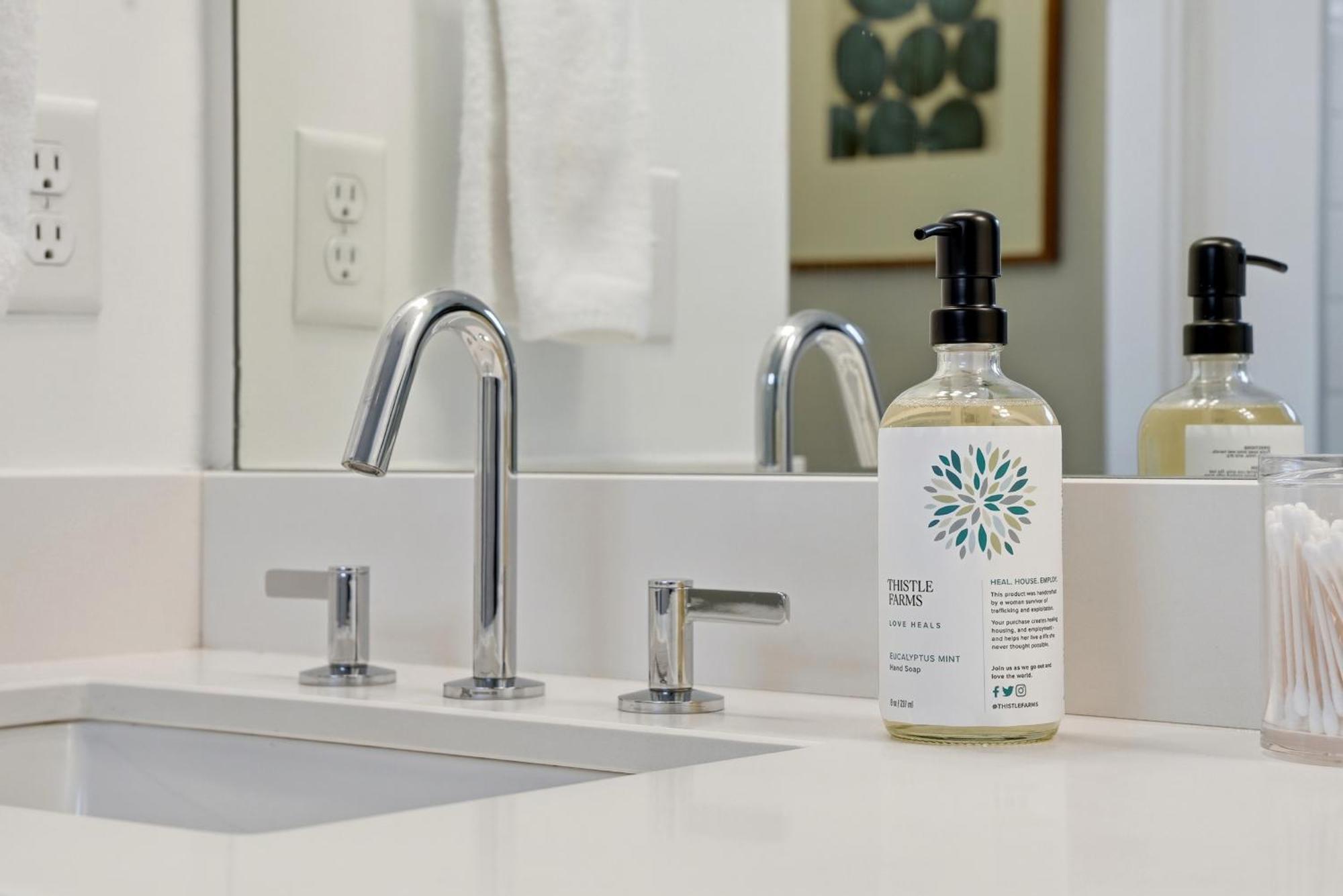 New Updates! Skyline Rooftopfirepitwalk To Gulch Holiday home Nashville