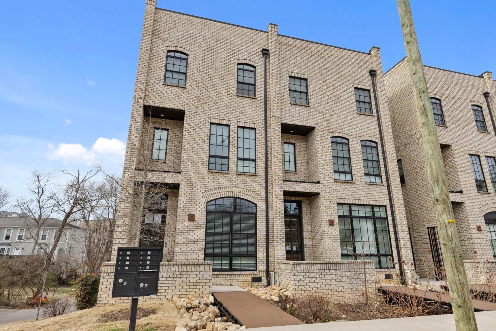 West End Oasis-new Building & Rooftop Views Holiday home *