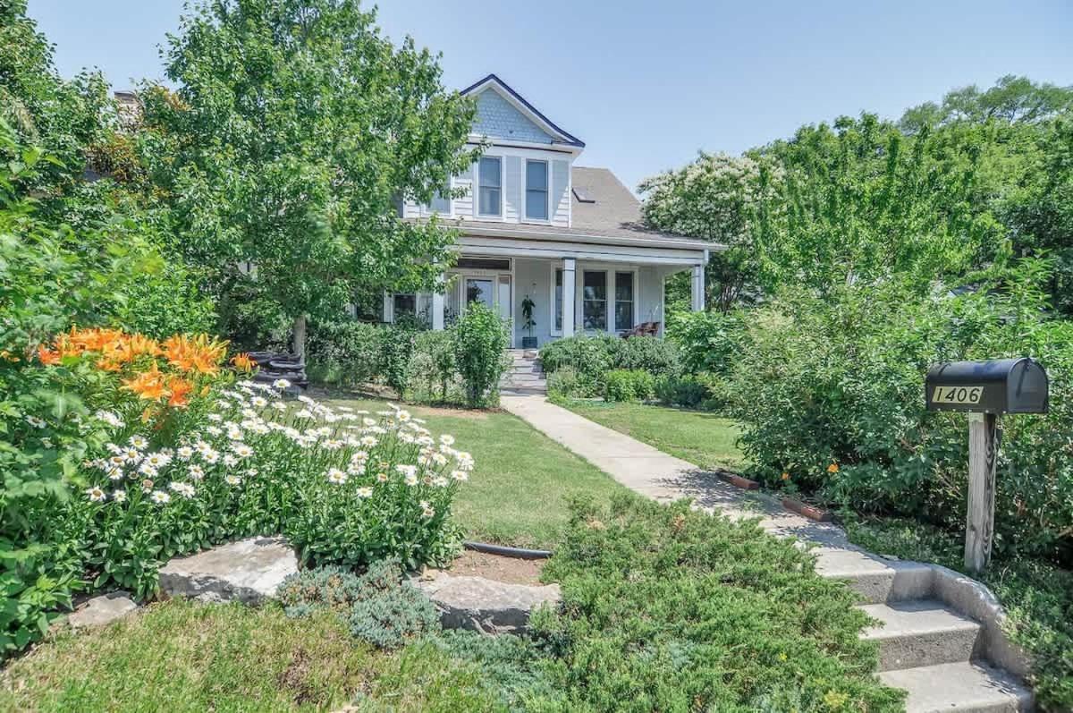 The Hummingbird Retreat By Local Apartment