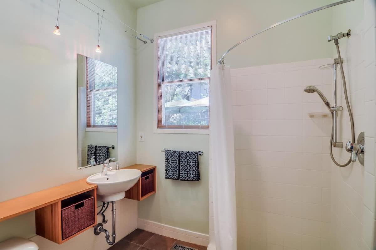 The Hummingbird Retreat By Local * Nashville