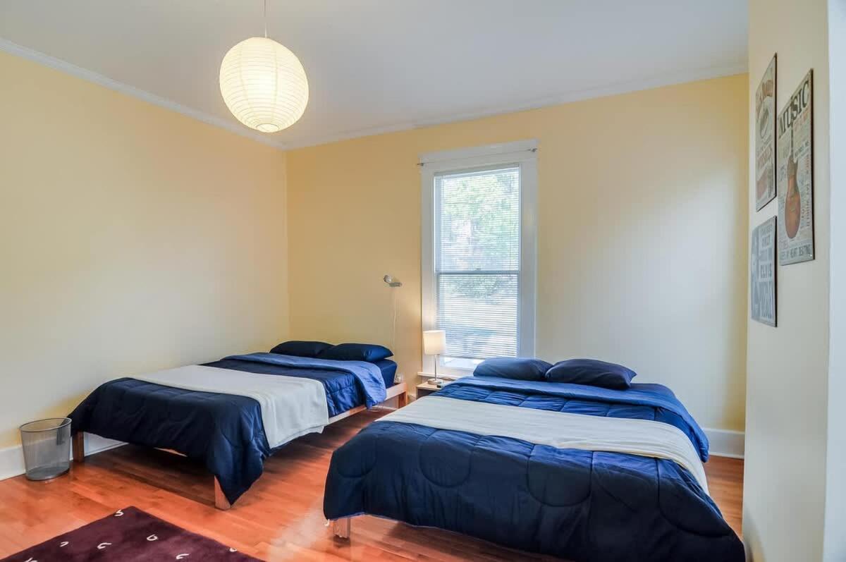 The Hummingbird Retreat By Local Apartment