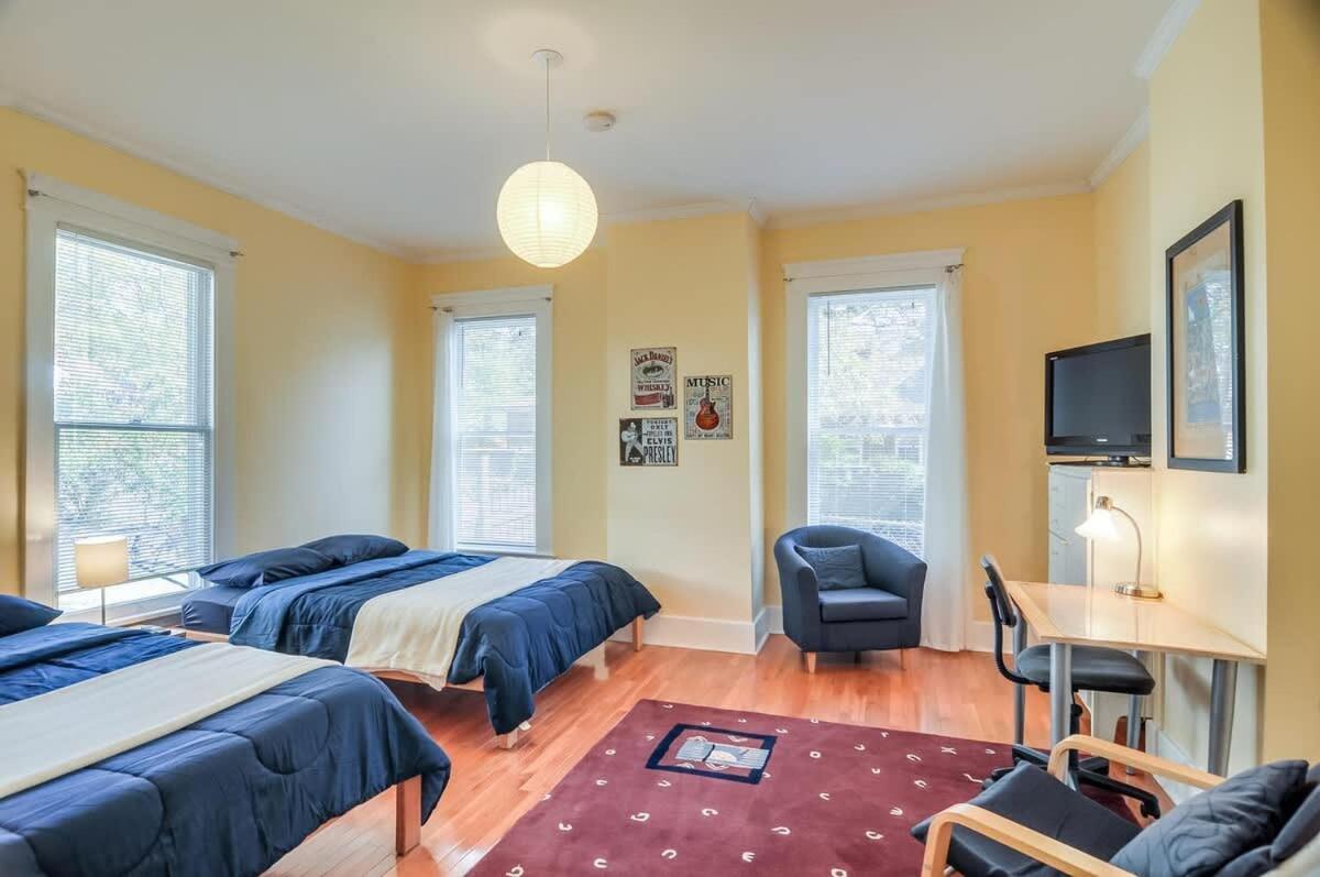 The Hummingbird Retreat By Local Apartment *