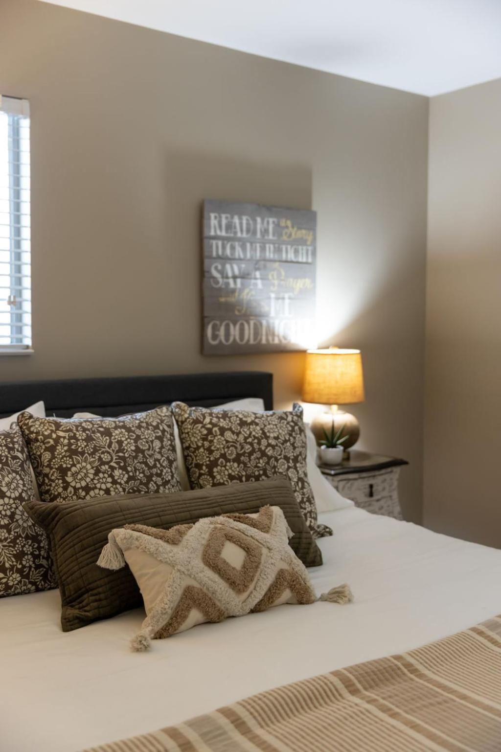 Downtown Riverfront Apartment *