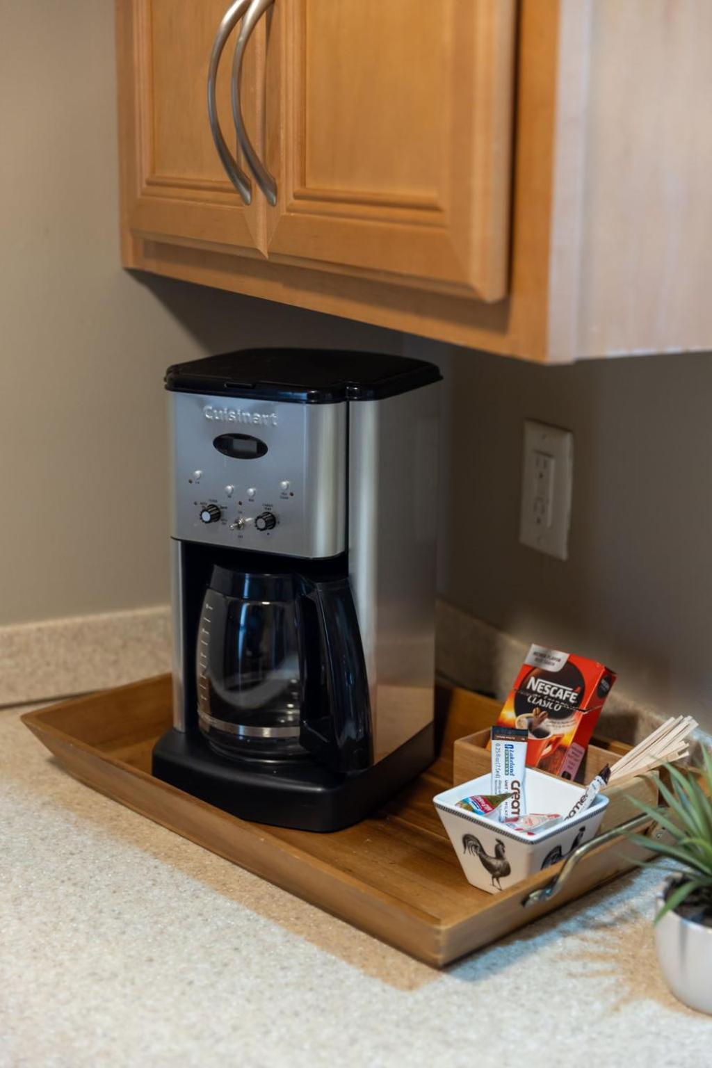 Downtown Riverfront Apartment Nashville