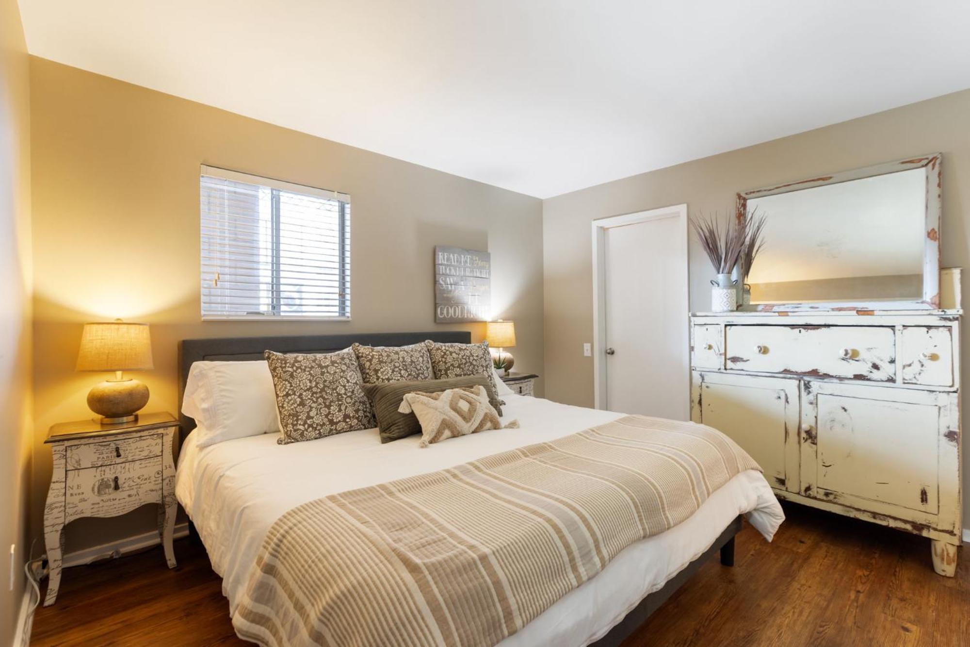 Downtown Riverfront * Nashville