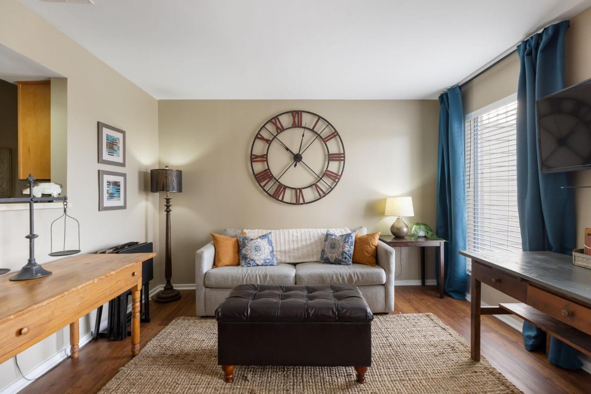 Downtown Riverfront * Nashville