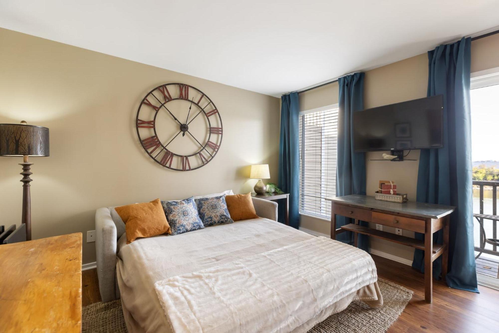 Downtown Riverfront *