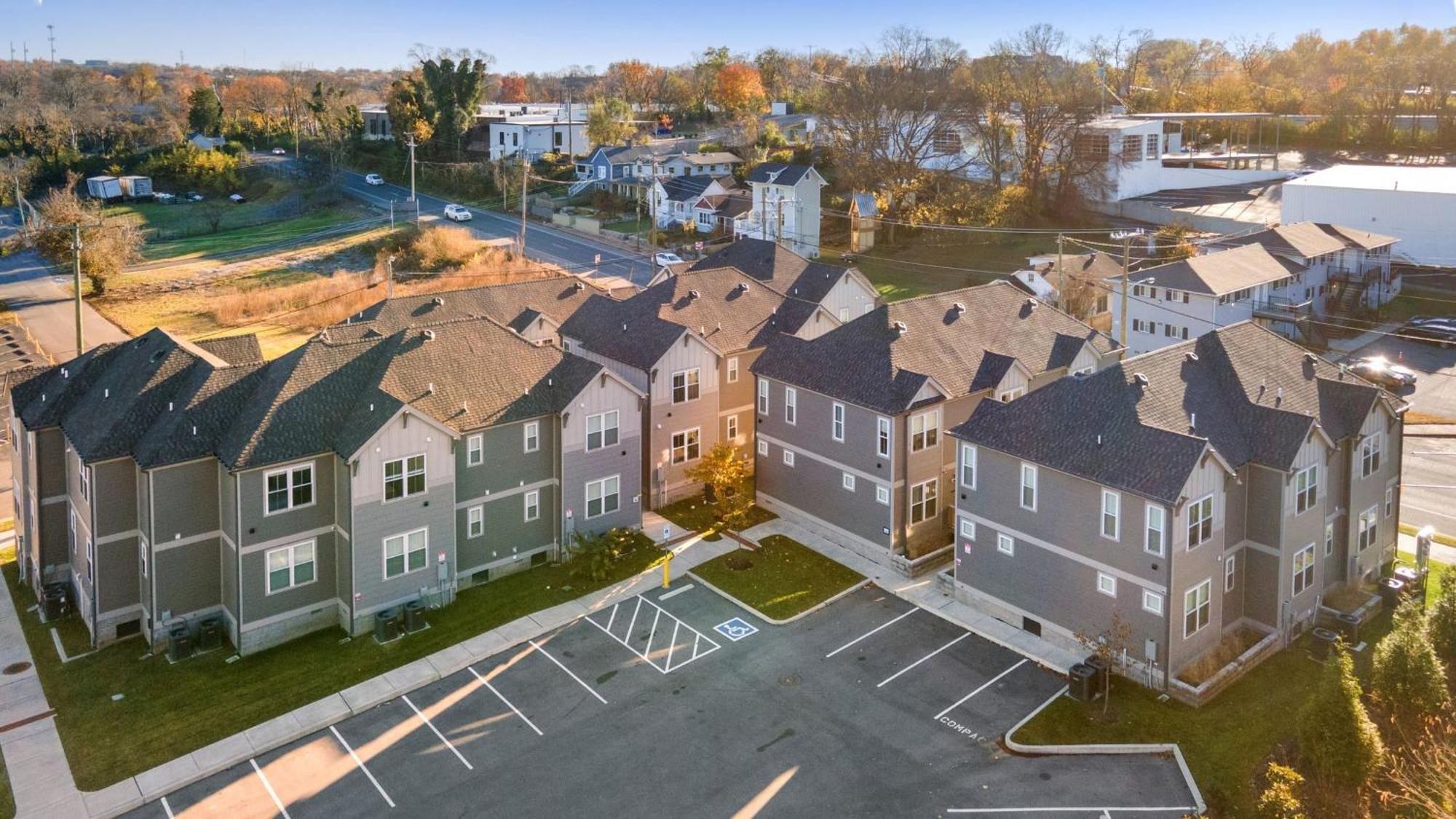 Hart Buyout 4 By Avantstay Two Town House Buyout W Modern Amenities In Holiday home Nashville