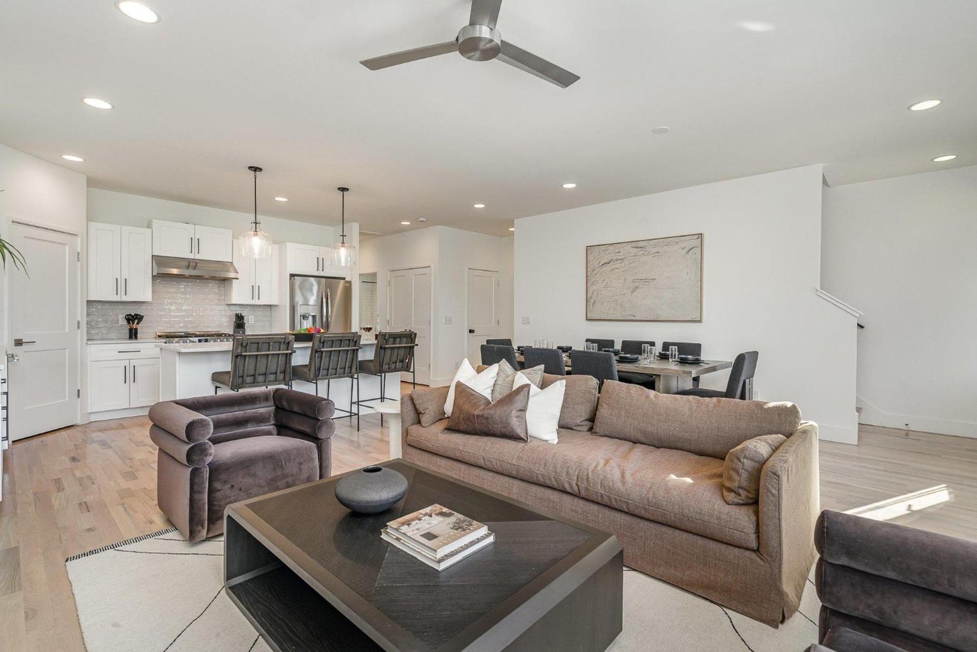 Holiday home Aurora-private Deck-9 Mins To Broadway