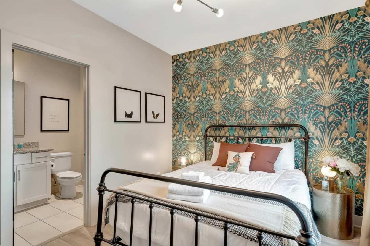 Rooftop Deck 2 Car Garage Near Downtown Nashville