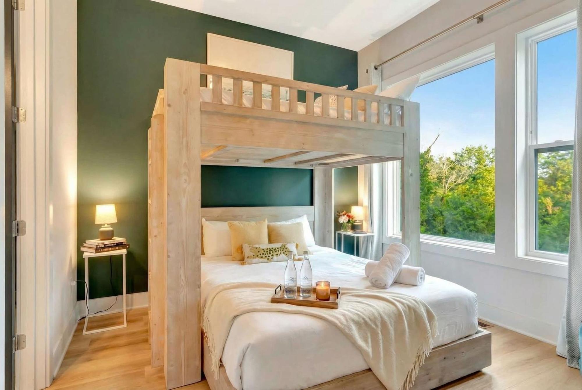 Rooftop Deck 2 Car Garage Near Downtown *