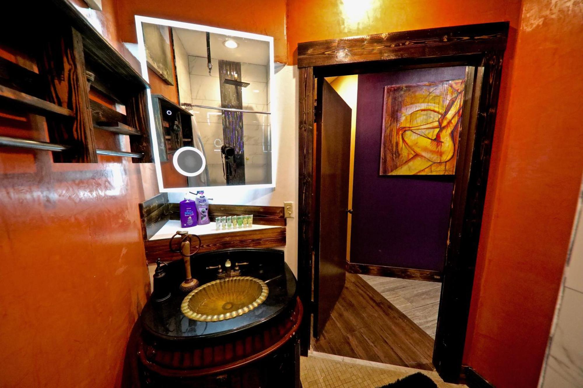 Holiday home Broadway 4br 2bth 2500sf Art Gallery And Steam Nashville