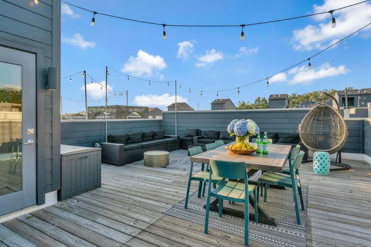 Rooftop Deck 2 Car Garage Near Downtown Holiday home Nashville