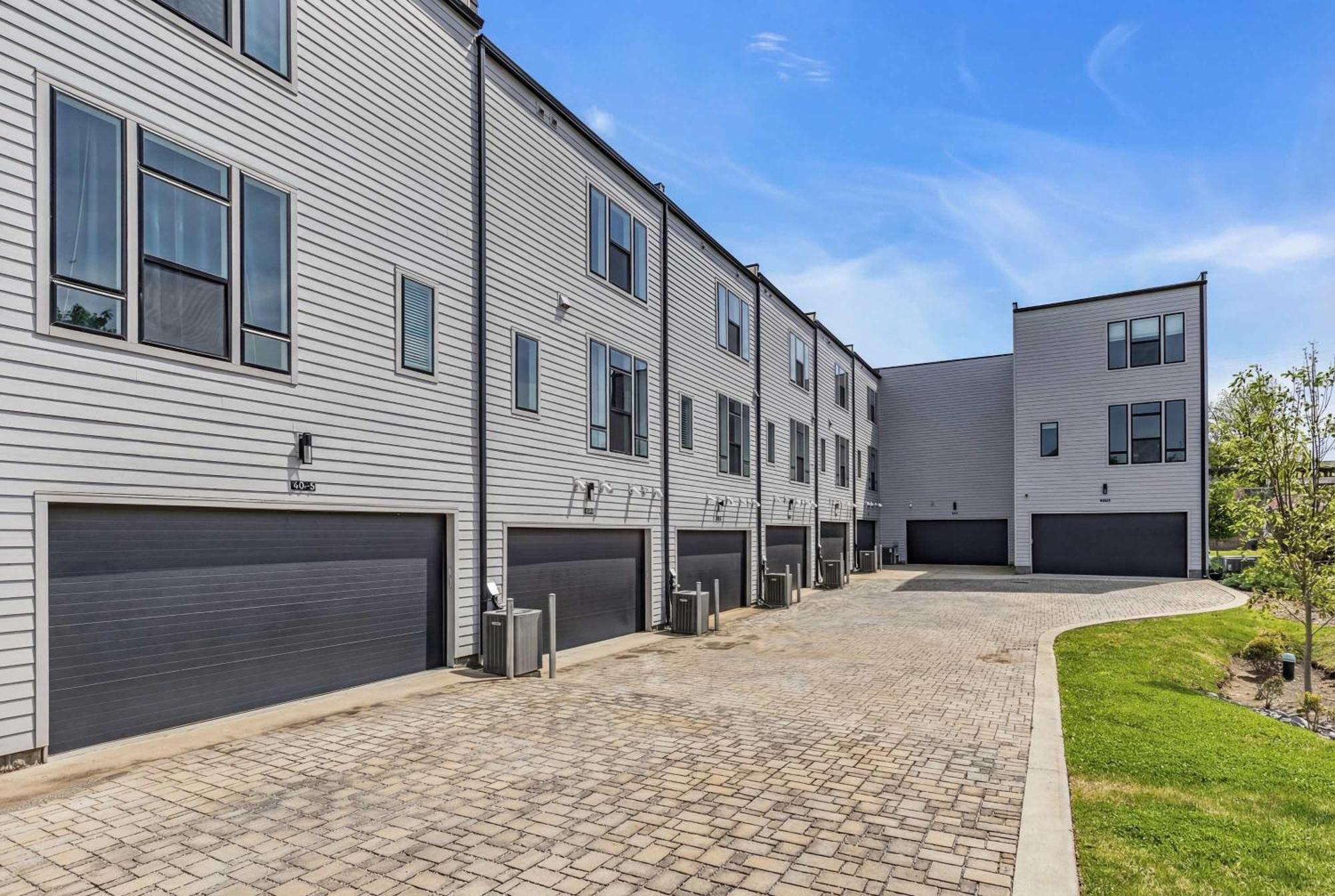 Brand New Views Karaoke Near Downtown Holiday home *