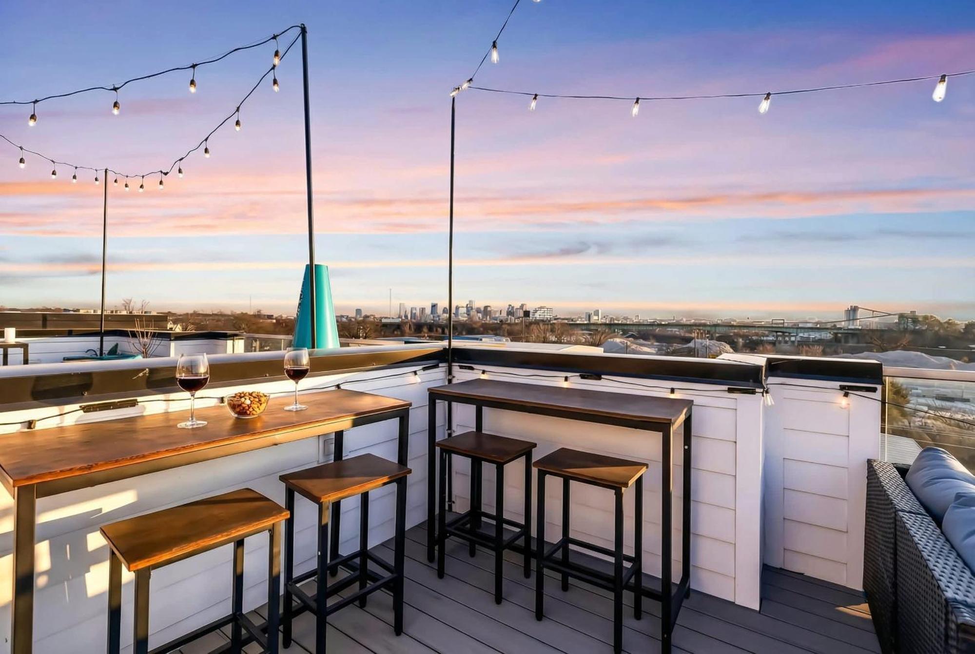 Holiday home Downtown Hot Tub Game Karaoke *