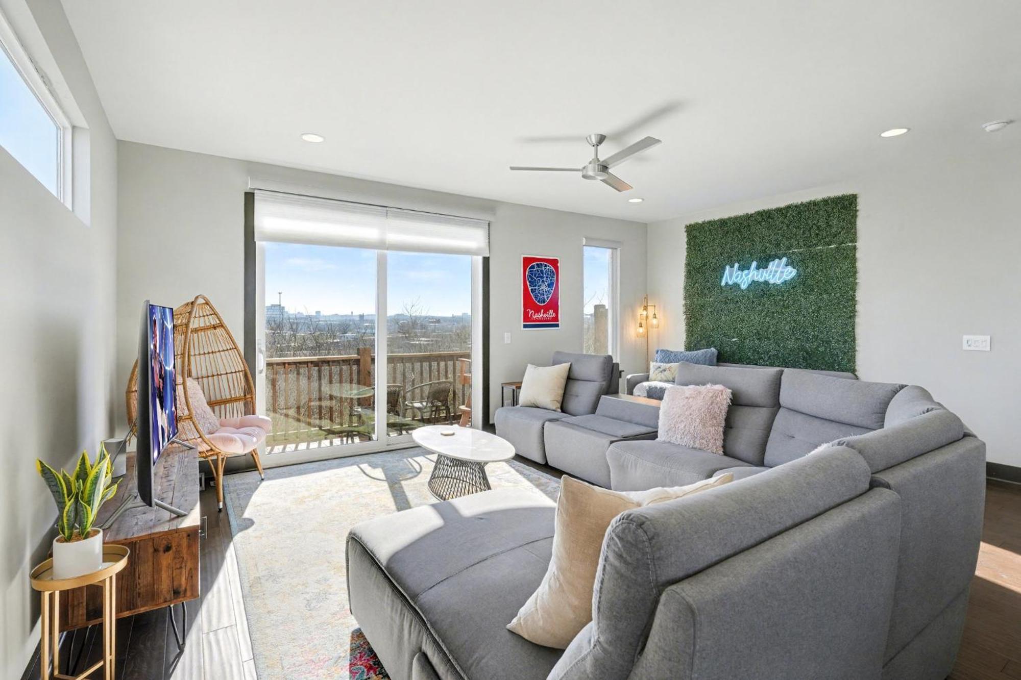 Skyline View-patio & Fire Pit-mins To Germantown Holiday home *