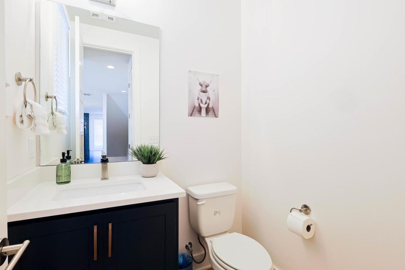 Modern Retreat 4 Bedroom 3 5 Ba Walk To East Nash Gems * Nashville