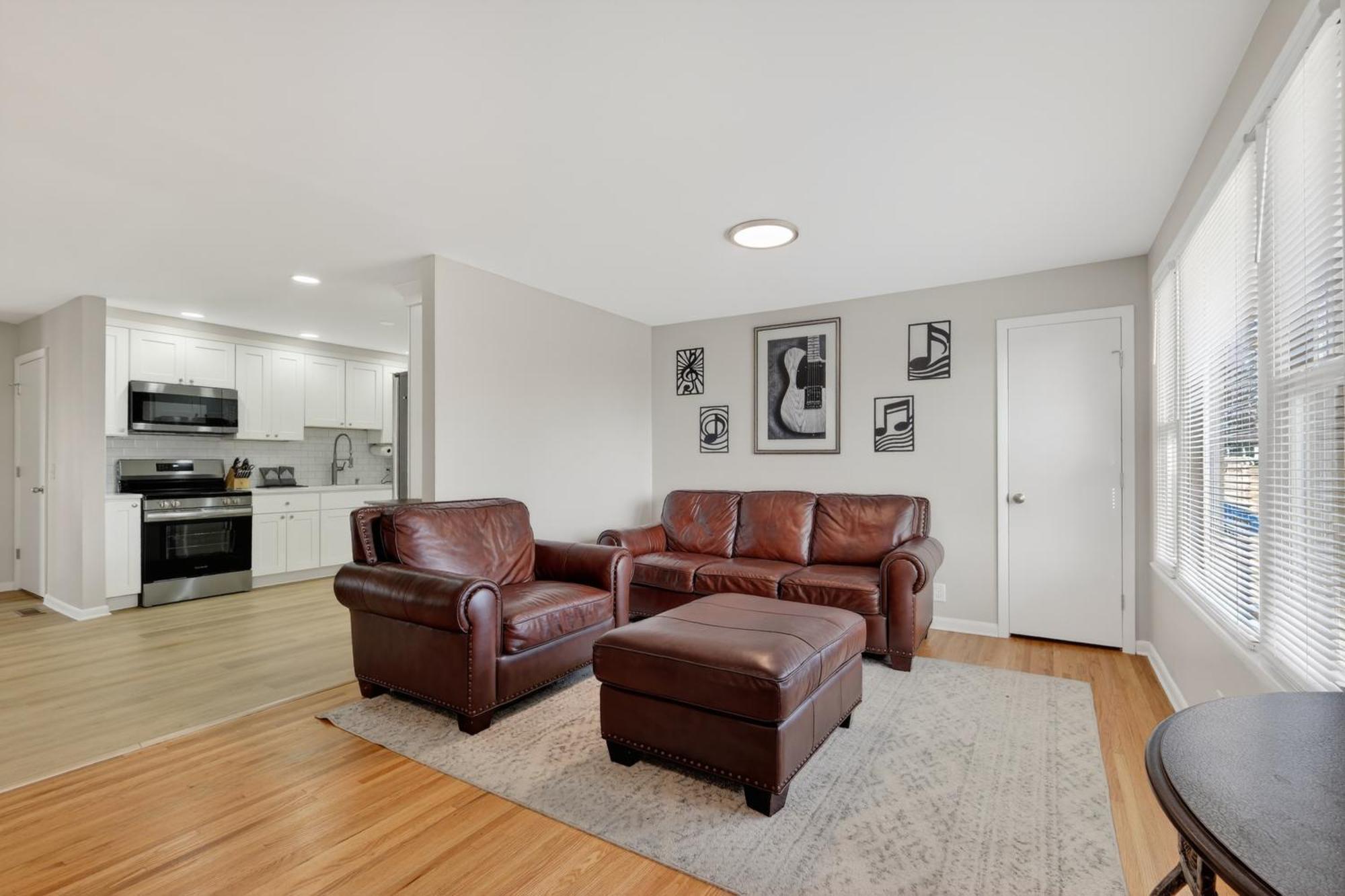Quiet Retreat Near Opryland & Airport *