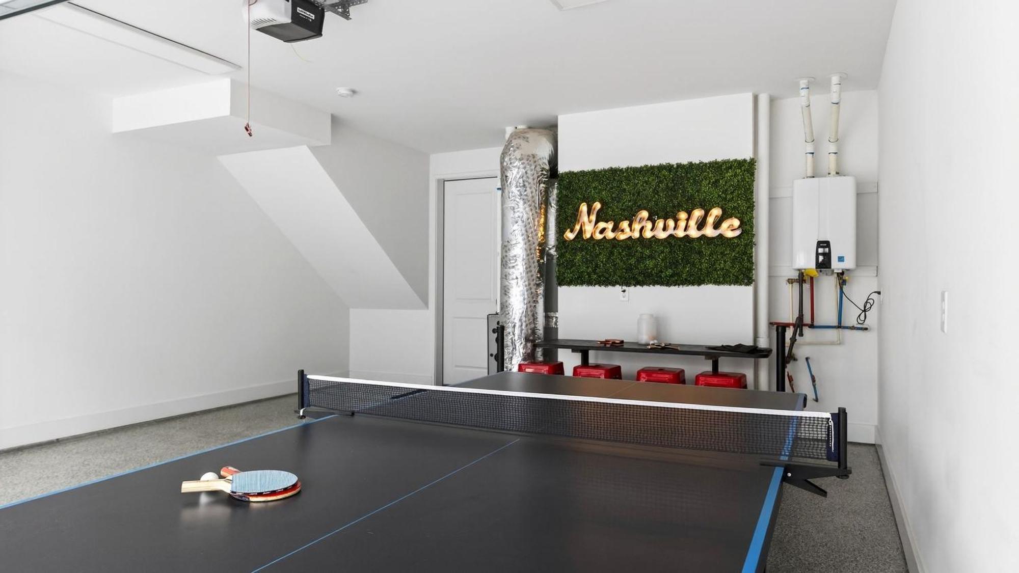 Holiday home Dixieland Delight By Avantstay Rooftop Hot Tub Games Views Near Broadway Nashville