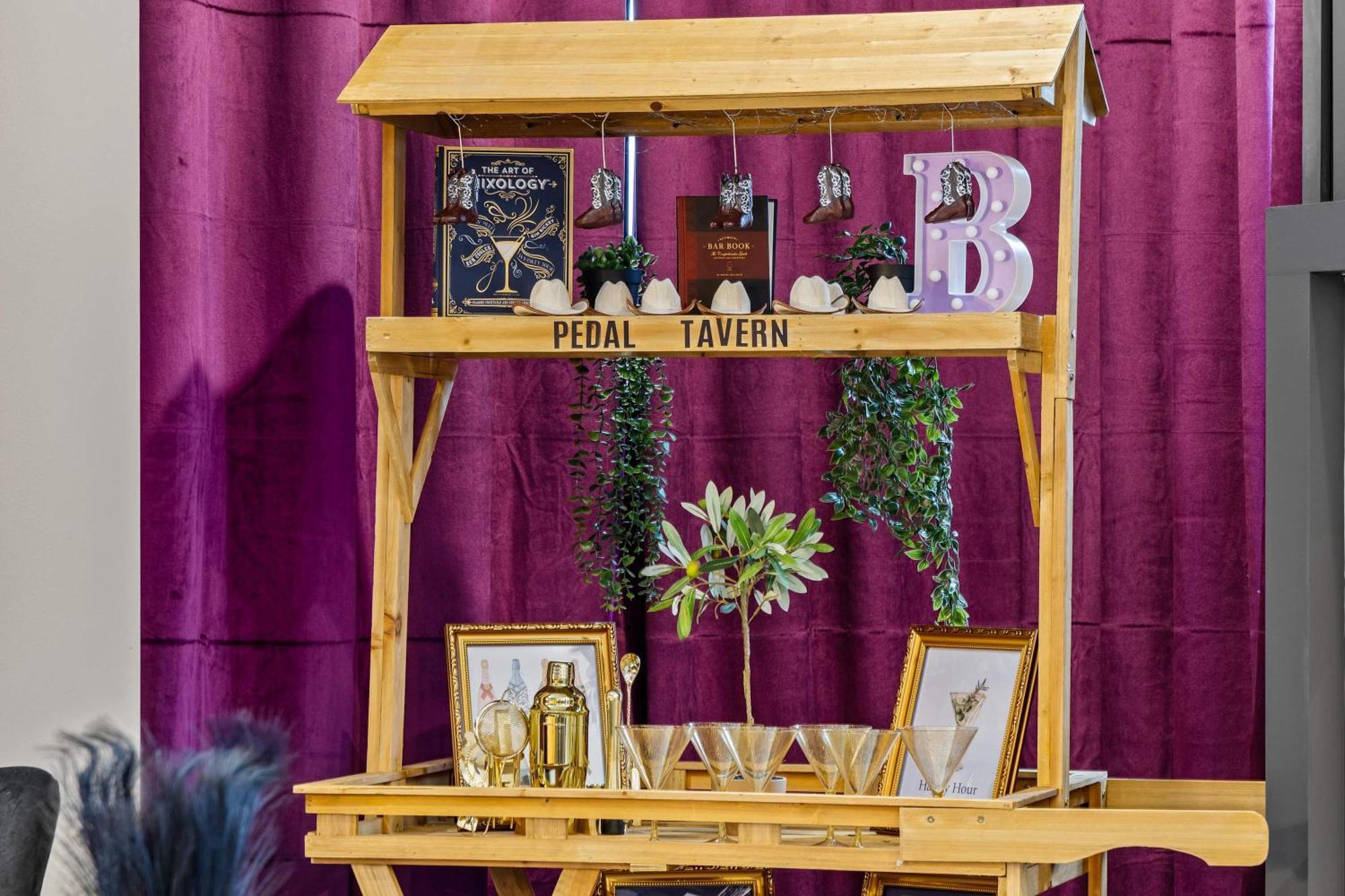 2 Side By Side Units Roof Decks Karaoke Murals Holiday home